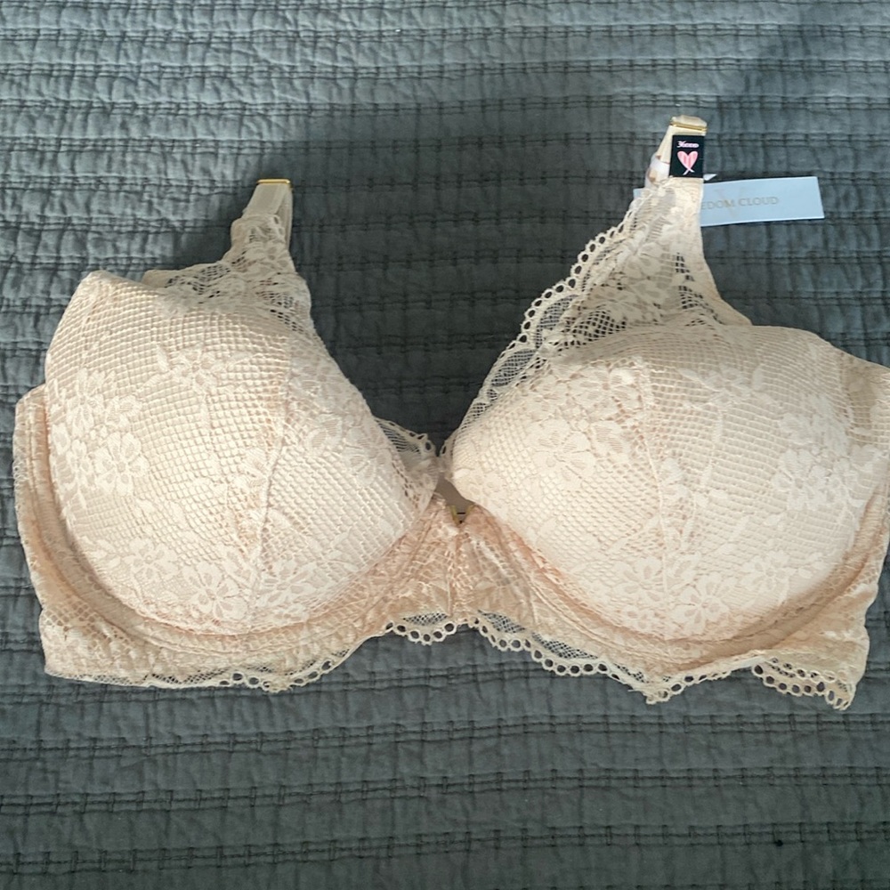 Victoria’s Secret freedom cloud bra 36 DDD